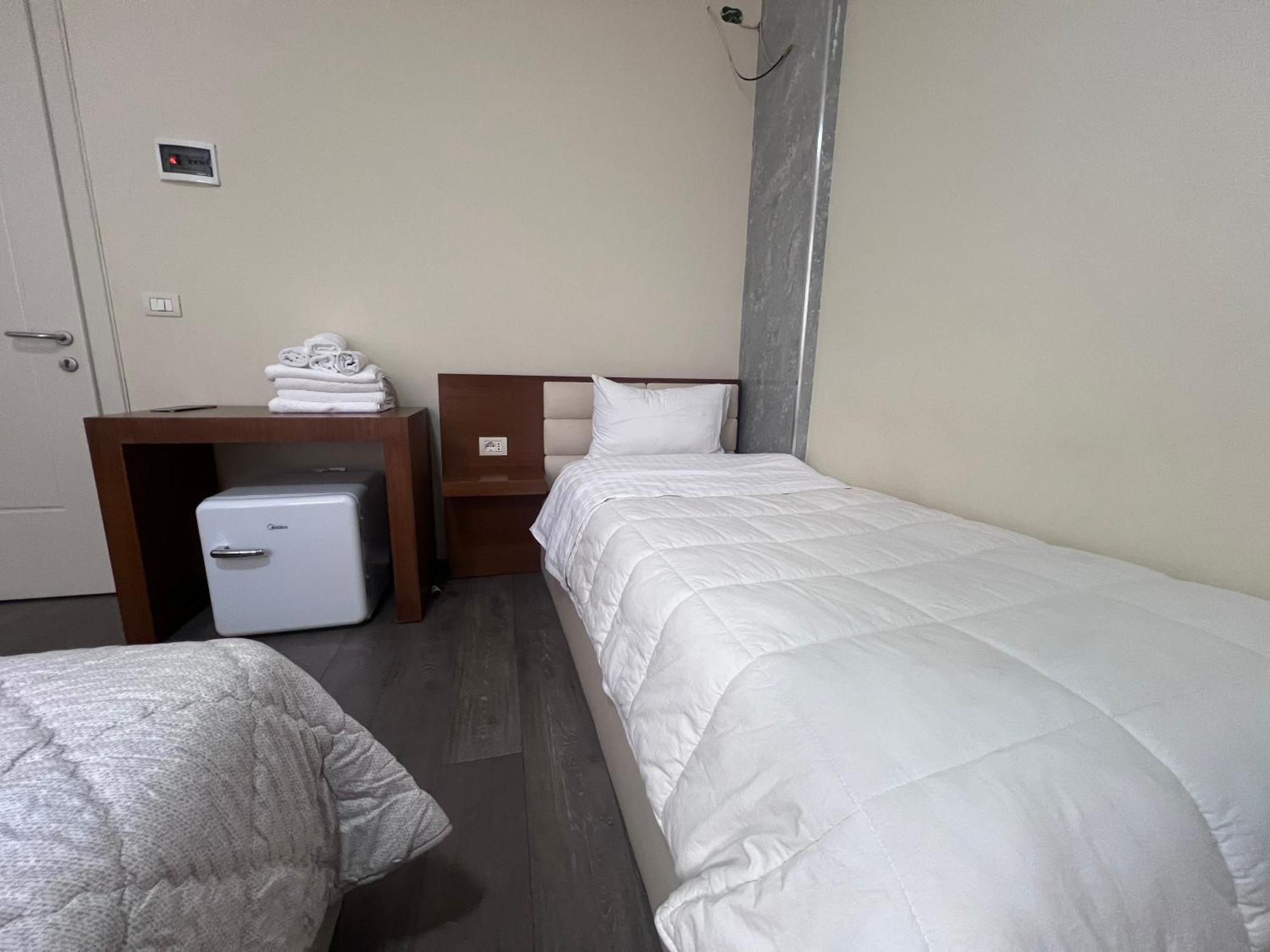 Bobi Hotel Shkodër Extérieur photo