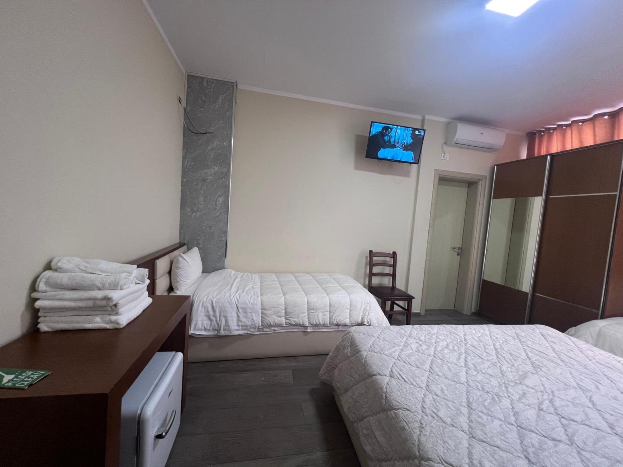 Bobi Hotel Shkodër Extérieur photo